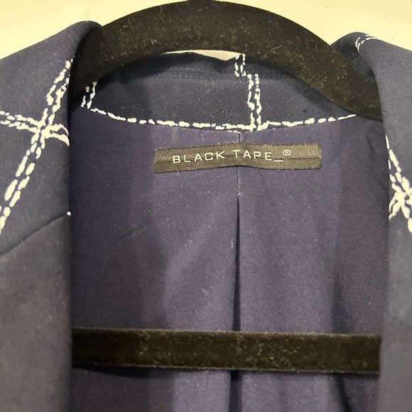 Urban Outfitters Women's Navy and White Padded Blazer (Brand New) - Picture 4 of 15